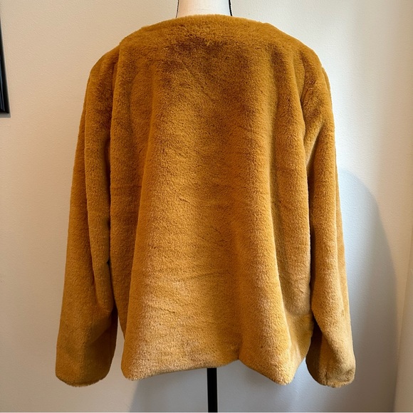 H&M Faux Fur Jacket in Mustard Yellow - Picture 6 of 6